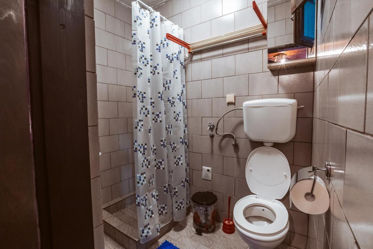 Laufer Vandrehjem Novi Sad Eksteriør billede