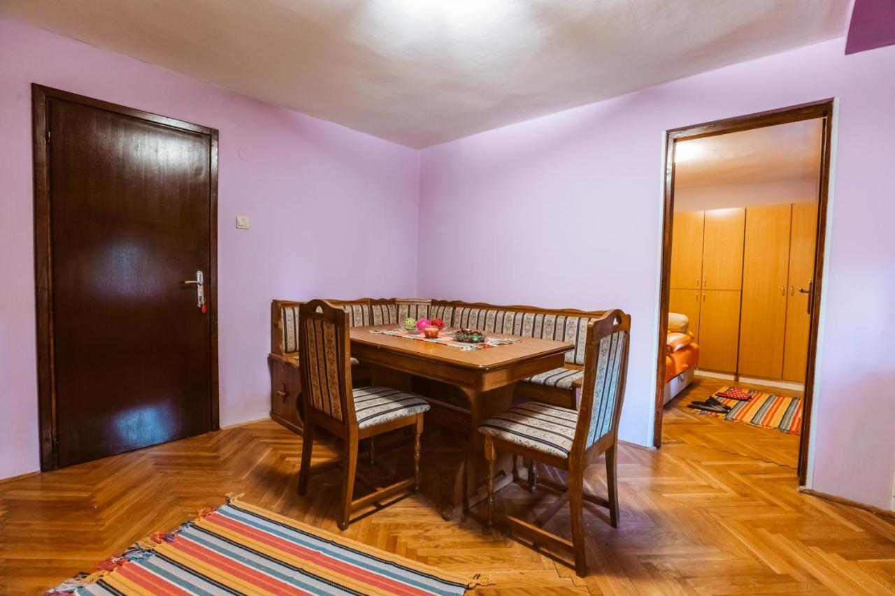 Laufer Vandrehjem Novi Sad Eksteriør billede