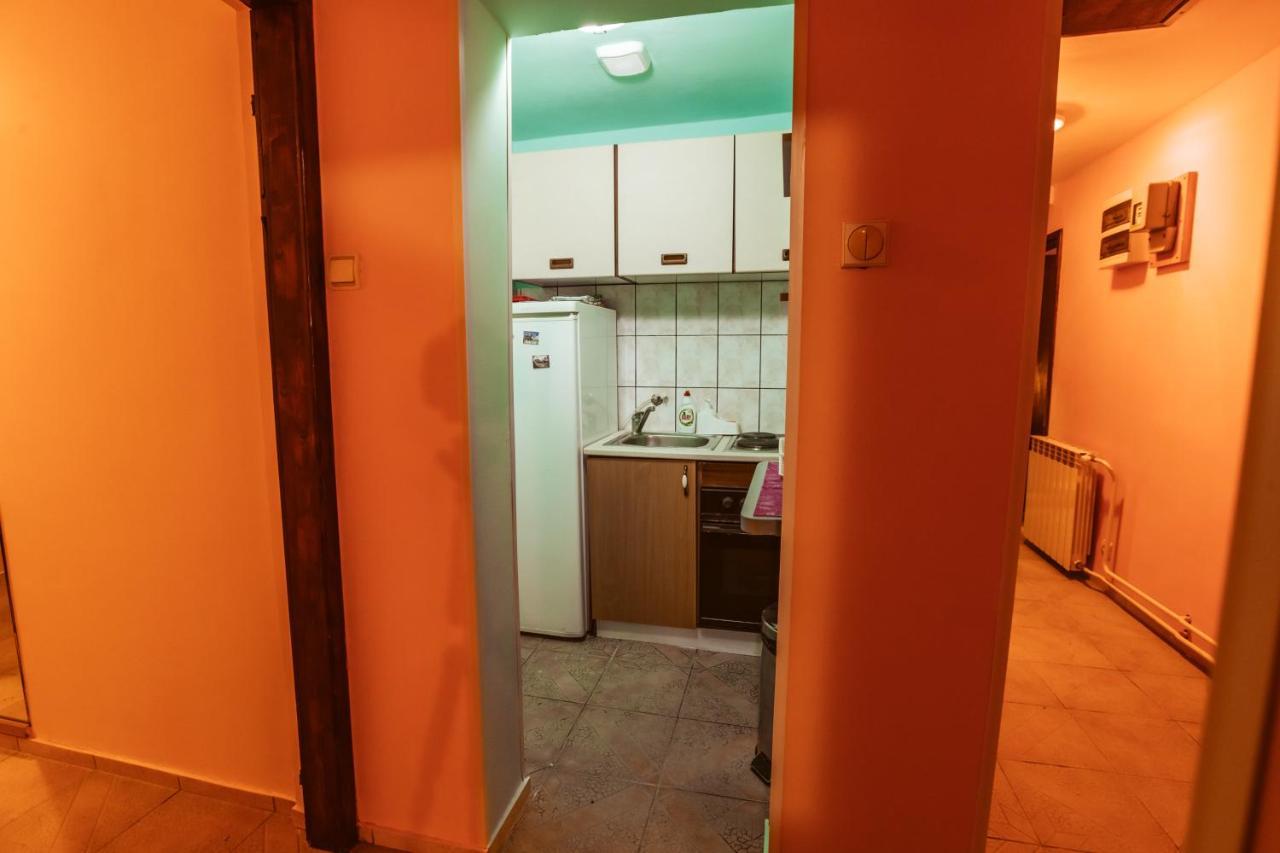 Laufer Vandrehjem Novi Sad Eksteriør billede