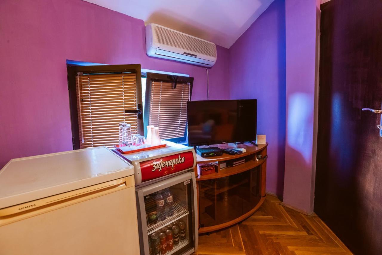 Laufer Vandrehjem Novi Sad Eksteriør billede