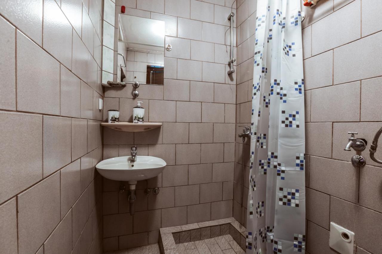 Laufer Vandrehjem Novi Sad Eksteriør billede